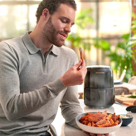 Kontrolsat - Fritadeira Air Fryer (Sem Óleo) Russell Hobbs SatisFry Air 1.8L 1100W Preta Kontrolsat - Fritadeira Air Fryer (Sem Óleo) Russell Hobbs SatisFry Air 1.8L 1100W Preta