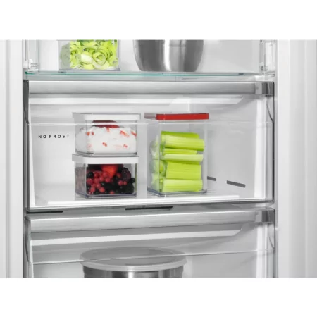 Kontrolsat - Arca Congeladora Vertical AEG - 279L - No Frost - Classe E - Inox - AGB728E3NX Kontrolsat - Arca Congeladora Vertical AEG - 279L - No Frost - Classe E - Inox - AGB728E3NX
