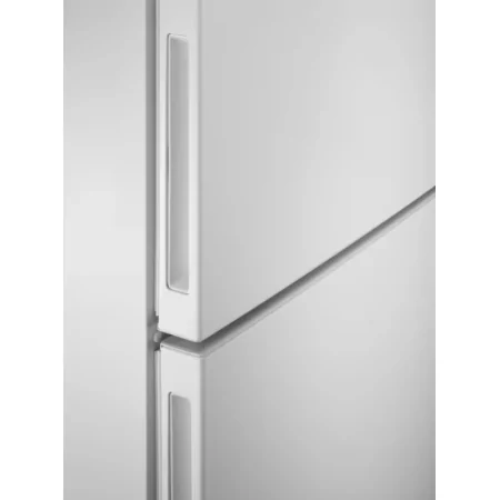 Kontrolsat - AEG RCB736D7MW Fridge Freezer (366L - Class D - White) Kontrolsat - AEG RCB736D7MW Fridge Freezer (366L - Class D - White)