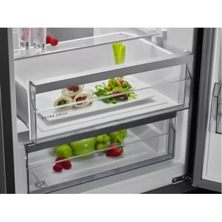Kontrolsat - AEG RCB736D7MW Fridge Freezer (366L - Class D - White) Kontrolsat - AEG RCB736D7MW Fridge Freezer (366L - Class D - White)