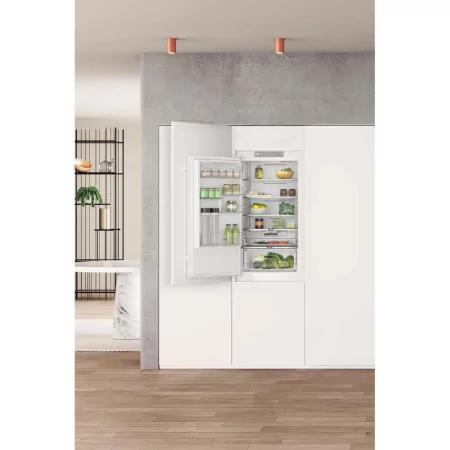 Kontrolsat - Whirlpool WHC18 T322 Integrated Fridge Freezer (250L - Class E - Não aplicável) Kontrolsat - Whirlpool WHC18 T322 Integrated Fridge Freezer (250L - Class E - Não aplicável)