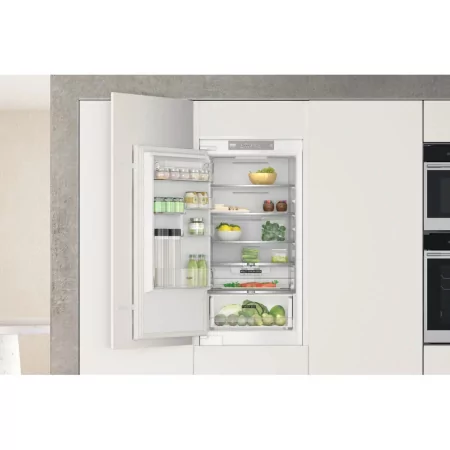Kontrolsat - Whirlpool WHC18 T322 Integrated Fridge Freezer (250L - Class E - Não aplicável) Kontrolsat - Whirlpool WHC18 T322 Integrated Fridge Freezer (250L - Class E - Não aplicável)