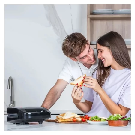 Kontrolsat - Black+Decker 750W Sandwich Maker - Sandwiches + Grill + Waffle - BXSA754E Kontrolsat - Black+Decker 750W Sandwich Maker - Sandwiches + Grill + Waffle - BXSA754E