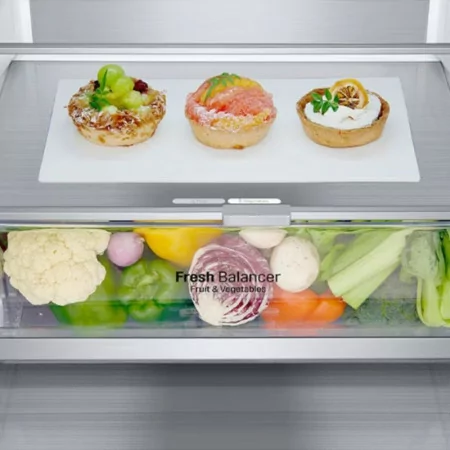 LG Combined Refrigerator - 384L - No Frost / DoorCooling+ - Black - GBB92MCB2