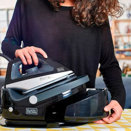 Black & Decker Steam Iron - 2200W - Black - BXSS2200E