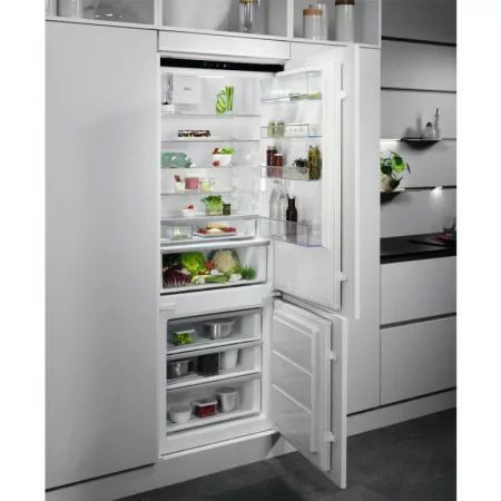 AEG Combined Refrigerator - 376L - White - NSC7G751