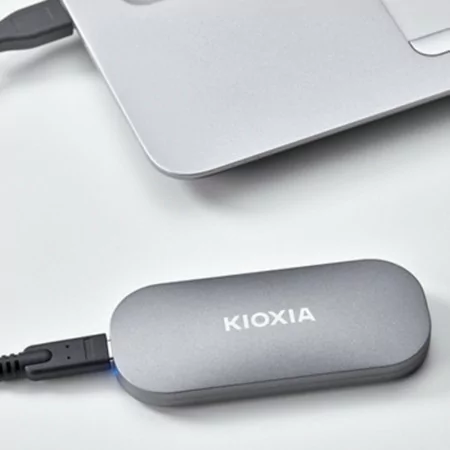 KIOXIA EXCERIA PLUS External SSD - 1TB - Portable - LXD10S001TG8