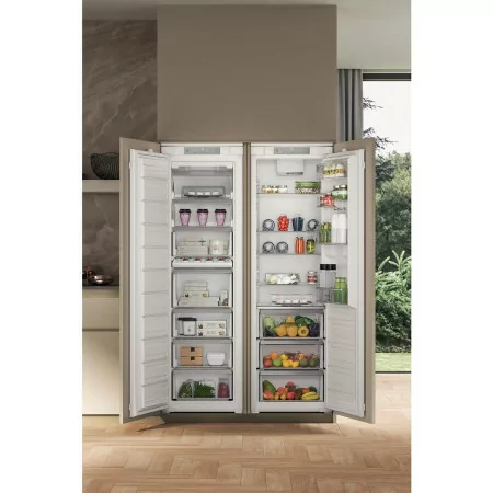 Built-in Vertical Freezer Whirlpool 209L - WHSD18F083C1P
