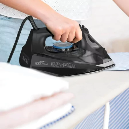 Black+Decker 2800W Steam Iron - Ceramic Soleplate - BXIR2805E