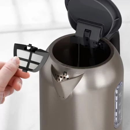 Jarro Eléctrico Black+Decker 2200W 1L - Inox - BXKE2207E