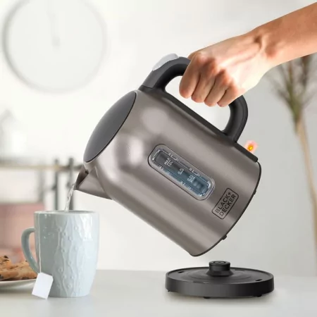 Jarro Eléctrico Black+Decker 2200W 1L - Inox - BXKE2207E