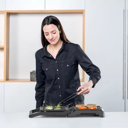Grill Black+Decker 1000W - Abertura 180º - Placas Antiaderentes - BXGR1001E